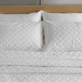 thumbnail image 3 of Smart Bamboo Colcha Reversible Hipoalergenico Microfibra GSM + Fundas De Almohada Matrimonial -Queen, 3 of 5
