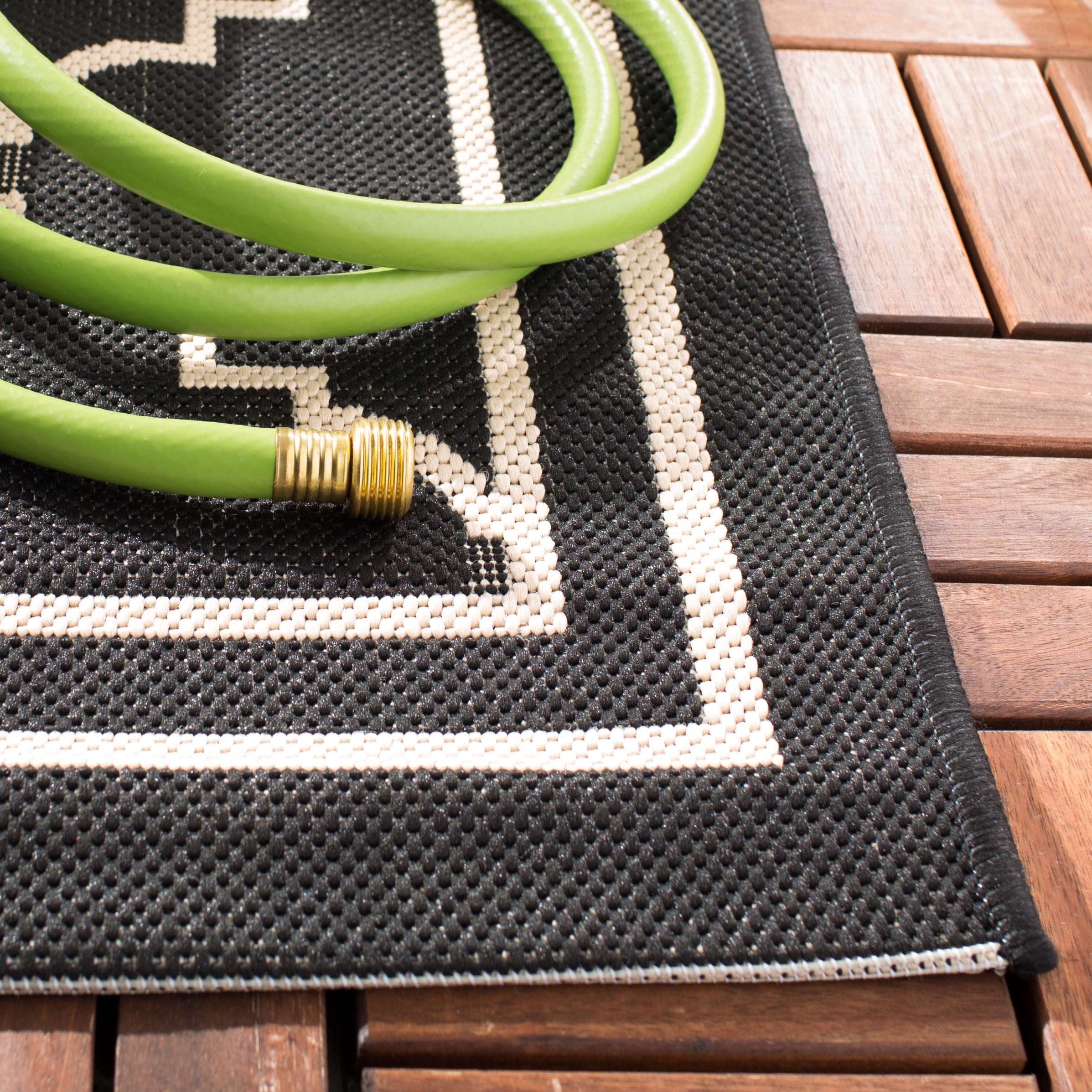 Safavieh Courtyard Amy Geometric Indoor/Outdoor Area Rug, Black/Creme, 9' x 12'