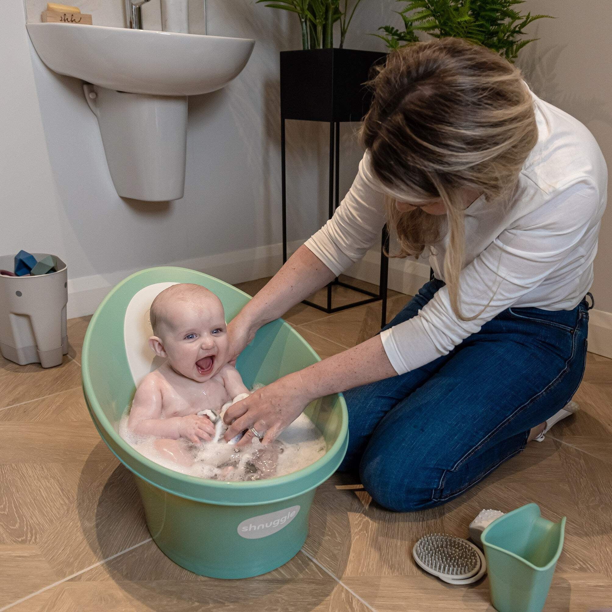 Shnuggle Bath  Change Bundle: Baby Bath  Changing Bundle + Accessories - 6-Piece Set for Cozy Bath  Diaper Time