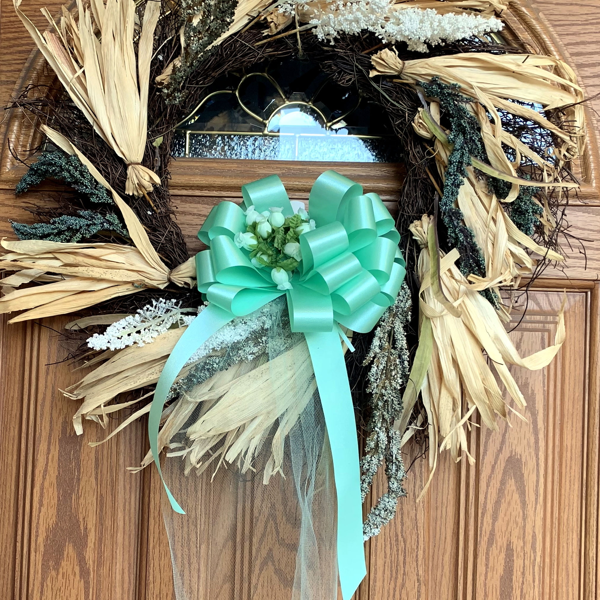 Mint Green Pull Bows with Tulle Tails and Rosebuds - 8" Wide, Set of 6, St. Patrick's Day, Wedding Pew Bows, Aisle Decoration, Reception, Anniversary, Christmas