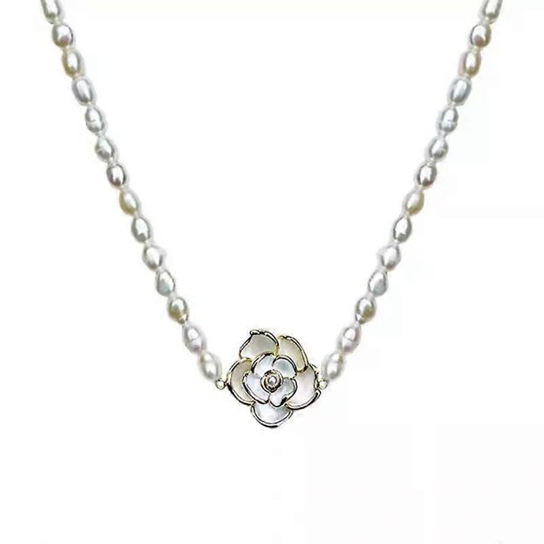 Vintage Pearl Flower Necklace Chain Pearl Beaded Choker Necklace White Flower Pendant Necklace Simulated Pearl Chain Necklace Jewelry for Women and Gi