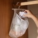 thumbnail image 3 of bolsas de malla colgantes para guardar ropa, organizador de juguetes multifuncional con gancho, cesta para la colada para cocina y baño, 3 of 6