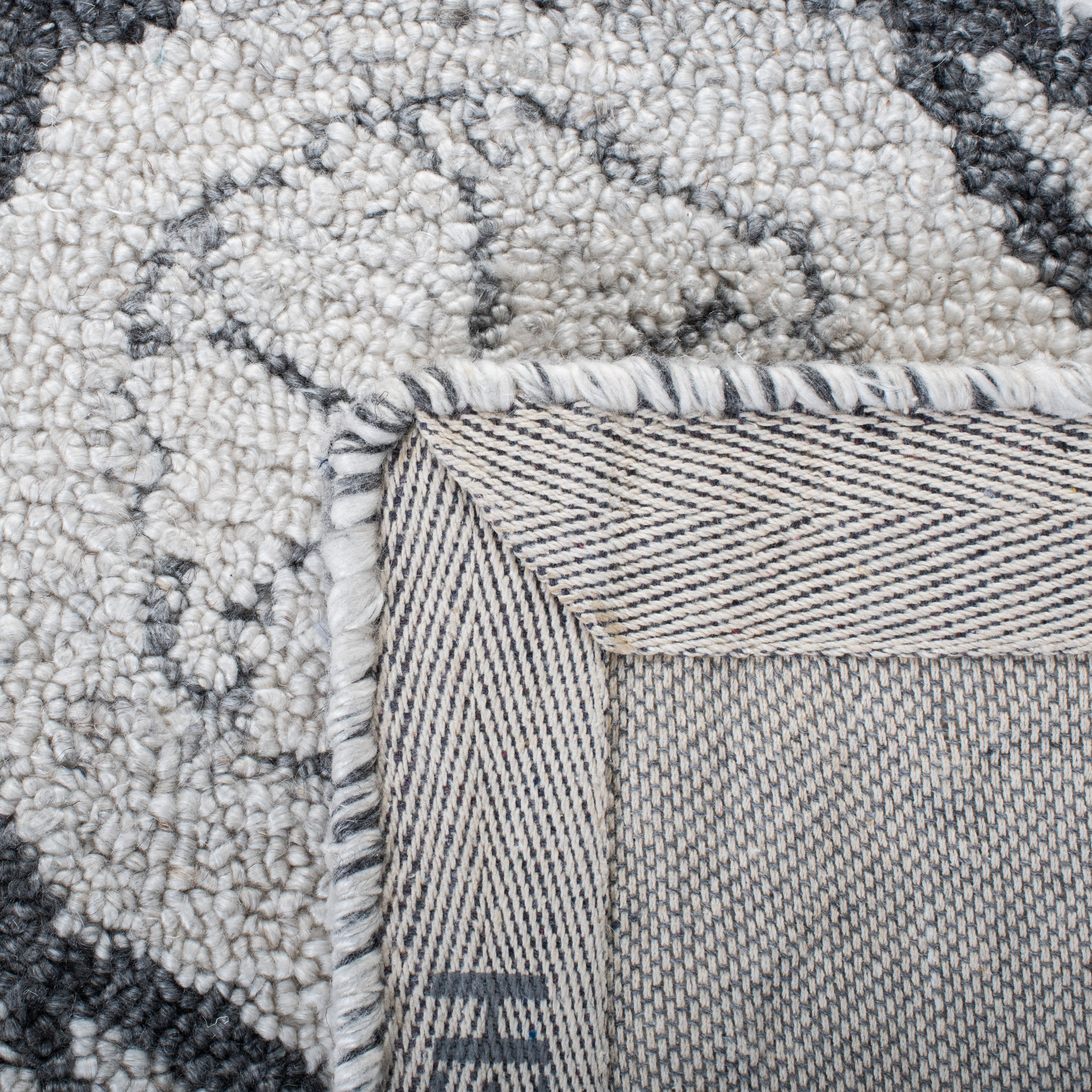 SAFAVIEH Marquee Anthony Geometric Area Rug, Ivory/Grey, 6' x 6' Round