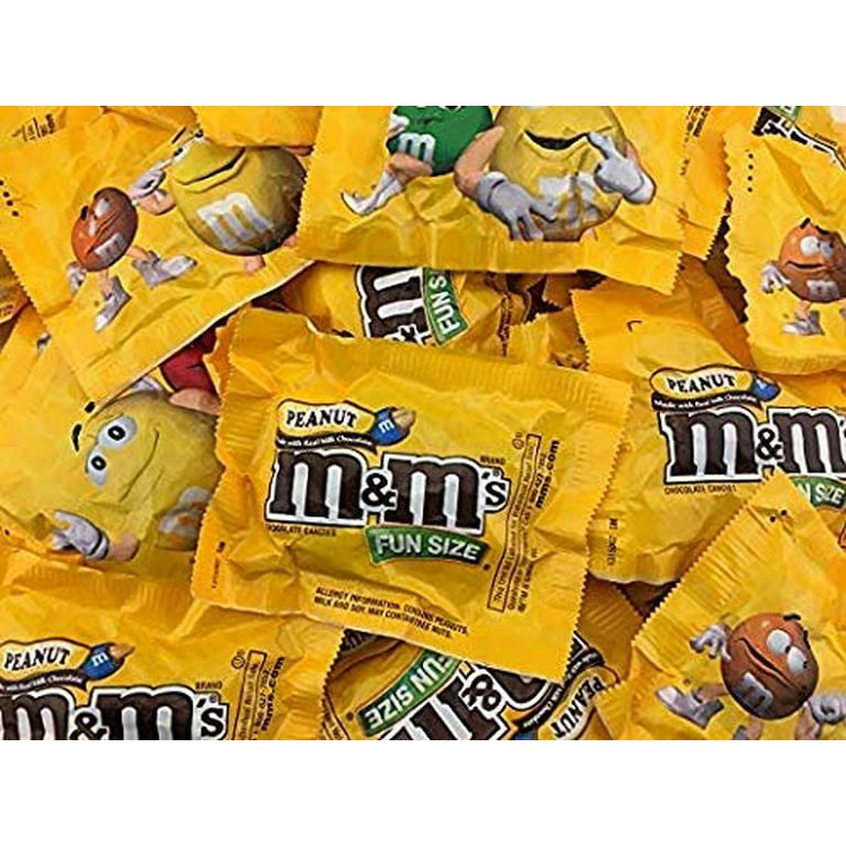 M&Ms Milk Chocolate Fun Size Candy - 2 LB (Approx. 65 Fun Size Packs) -  Comes in a Sealed/Resealable Bag - Perfect For Parties, Pinata, Office  Bowl