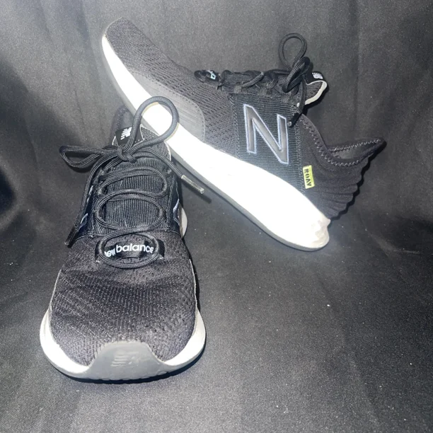 New Balance Mens Fresh Foam Roav V1 MROAVBK1 Black Running Shoes Sneakers Sz.7.5