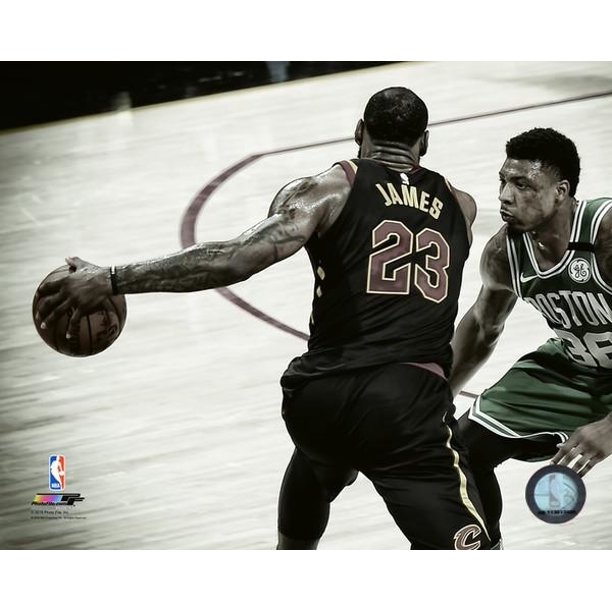 Lebron James In Game 4 Of The 18 Nba Eastern Conference Finals Photo Print 8 X 10 Walmart Com Walmart Com