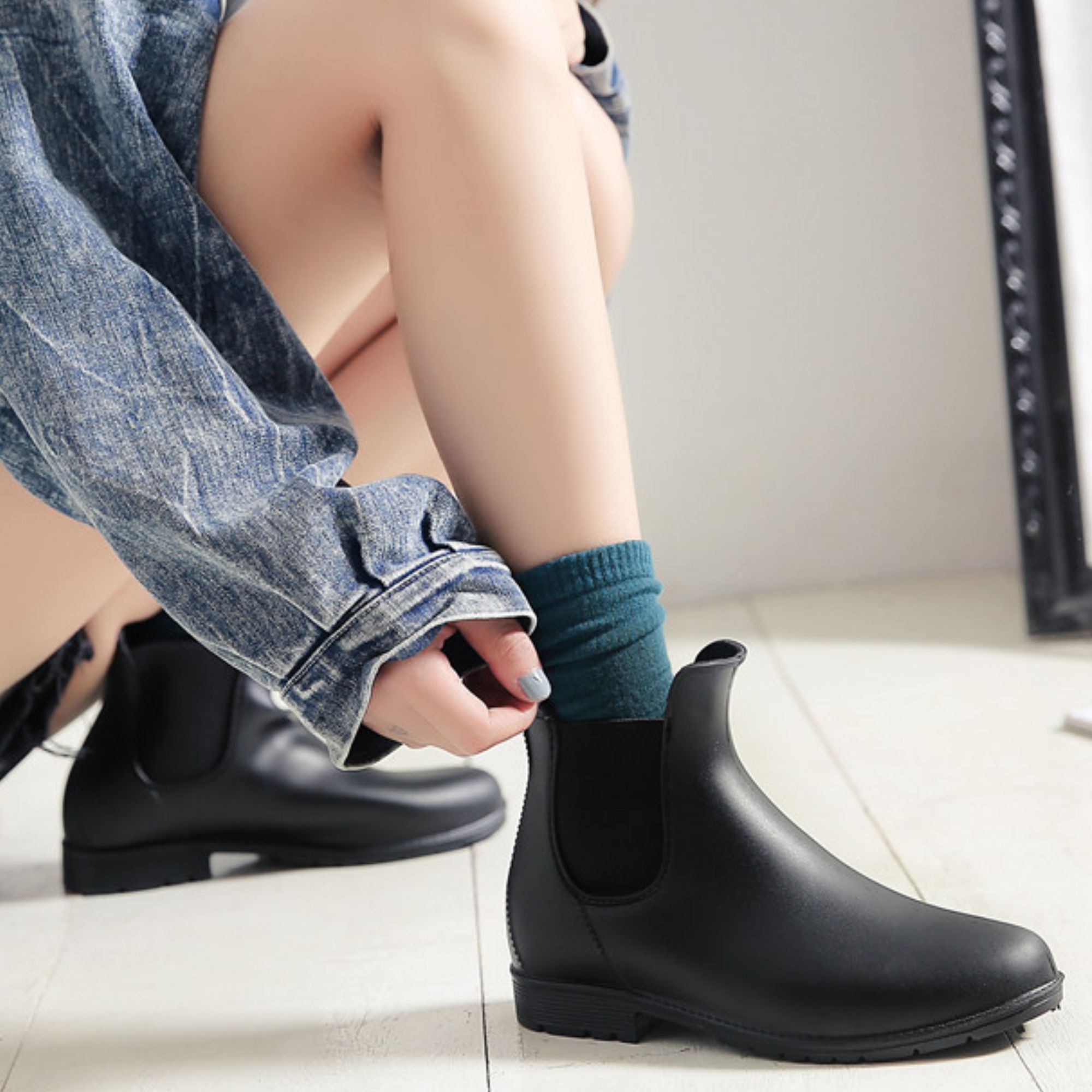 CHICVOMEY Women's Waterproof Chelsea Rain Boots Anti-Slip Rubber Ankle Boots for Gardening Walking & Outdoor Comfort Short Rainboots for Women