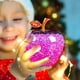 thumbnail image 4 of Adorno De Manzana De Cristal 1 pieza de adorno de manzana de cristal morado,regalo personalizado de Nochebuena para amigos y familiares,decoración romántica navideña. Rkxzt, 4 of 8