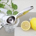 thumbnail image 3 of Exprimidor de limón, exprimidor de cítricos de acero inoxidable con mango de silicona, diseño de agarre antideslizante, exprimidor de frutas para bebidas, exprimidor de mano a prueba de óxid, 3 of 4