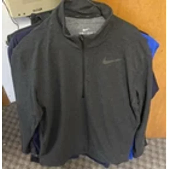 NIKE DRI-FIT 1/4 Zip Long sleeve SIZE LARGE NEVER WORN