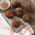 thumbnail image 2 of Nordic Ware Moule à Gâteaux Friandises d'Automne, 2 of 2