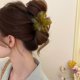 thumbnail image 4 of Pinzas para el cabello grandes florales, pinzas para el cabello de cangrejo, soporte para cola de caballo para mujeres y niñas, pasadores grandes para el cabello, horquillas, 4 of 5