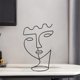 thumbnail image 5 of Cara de Metal Escultura Hierro Una Línea Estatua Estatuilla Encimera Tienda Escritorio Sombrero Titular Joyería Estante de Exhibición Soporte Cara M Macarena Escultura de rostro abstracto, 5 of 7
