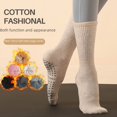 thumbnail image 4 of Calcetines de yoga de tubo largo de otoño e invierno, antideslizantes, calcetines de pilates profesionales para mujer en la parte inferior de bucle de tubo de algodón absorbente de sudor, 4 of 6