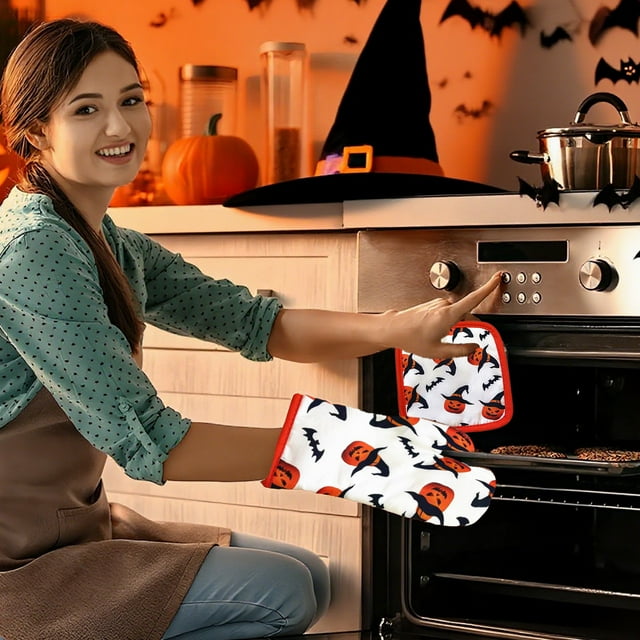 Halloween Oven Mitts and Heat Resistant Mat Set | Insulated Polyester Microwave Gloves | Non-Slip Wear-Resistant Baking Pads | Kitchen Safety for Cooking, Baking, Grilling, and Pot Handling