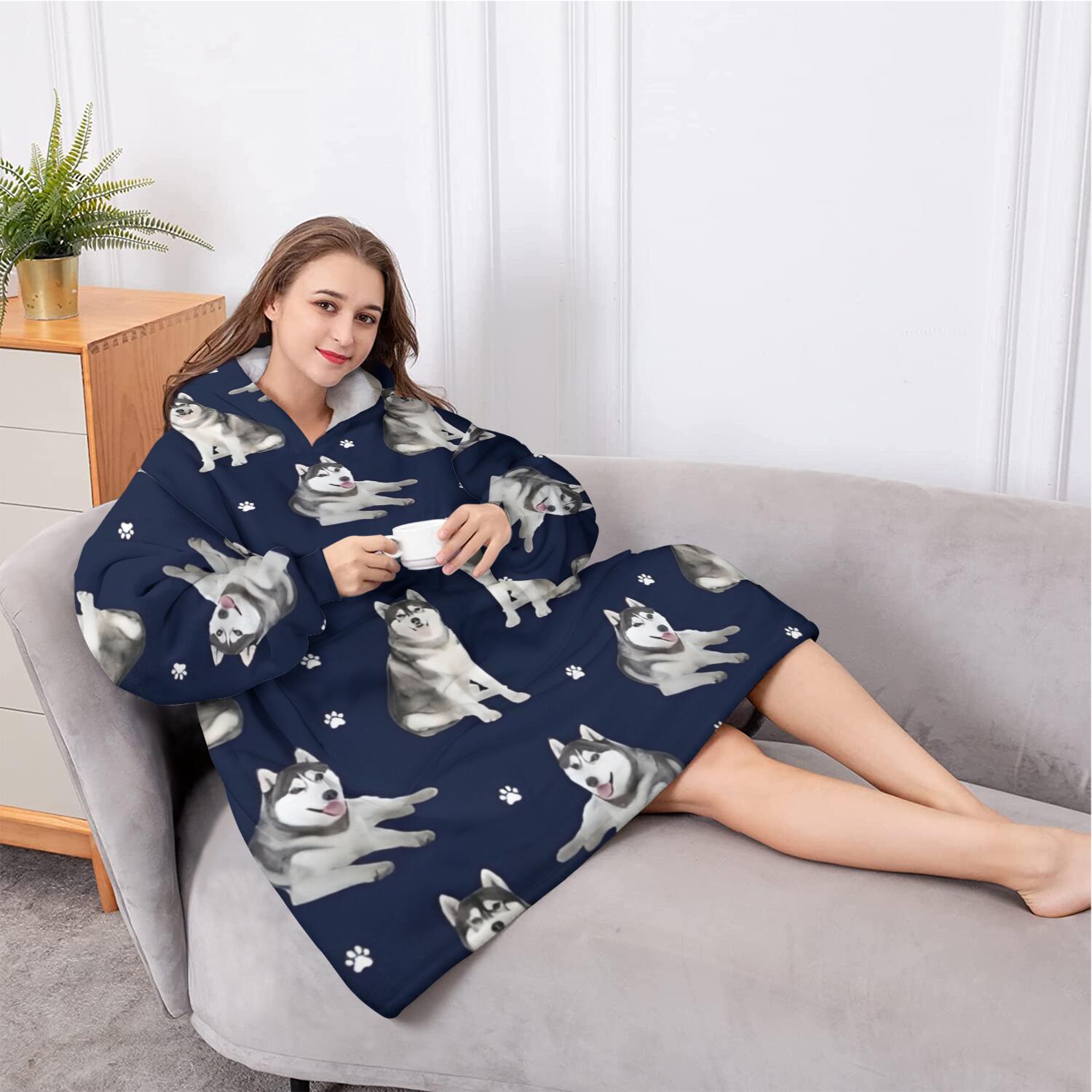 Oversized Wearable Blanket Hoodie,Siberian Husky Sherpa Blanket Hoodie with Super Pockets,Super Warm Fuzzy Pullover for Women & Men