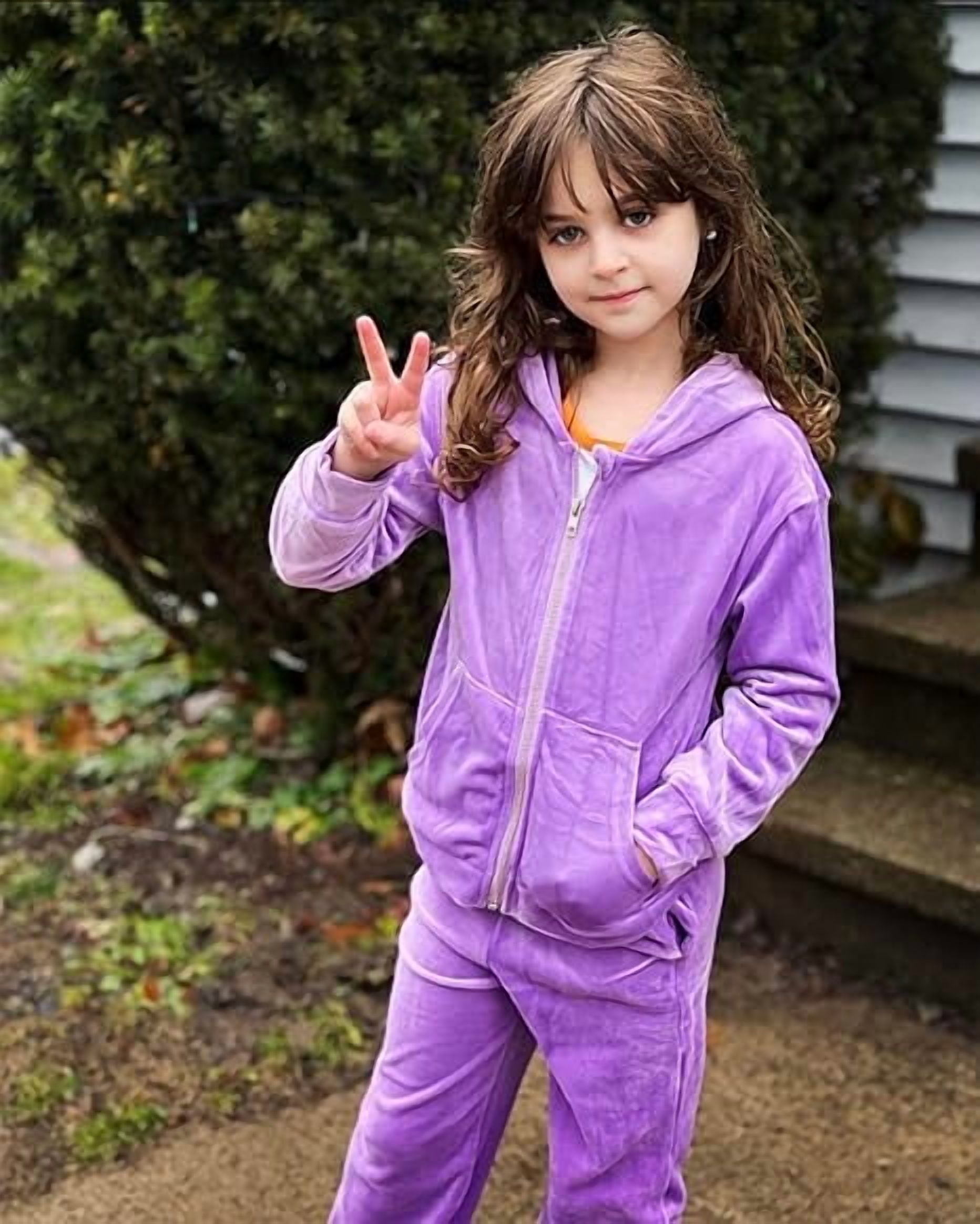 Oudiya Girls 2 Piece Outfits Velour Tracksuit Hoodie and Jogger Set Sweatsuit Athletic Clothes Sets
