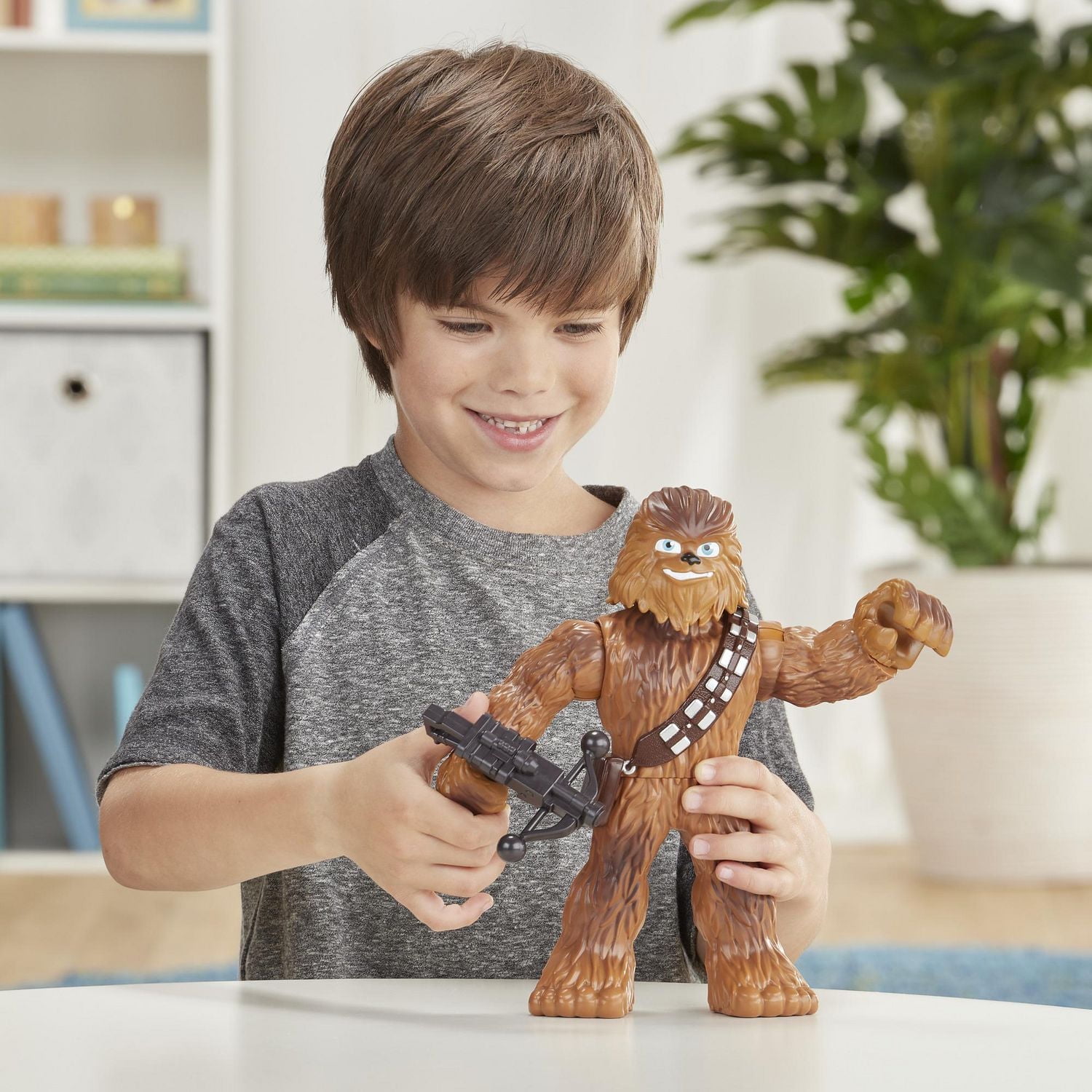 Star Wars Galactic Heroes Mega Mighties Chewbacca 10-Inch Action Figure with Bowcaster Accessory, Toys for Kids Ages 3 and Up