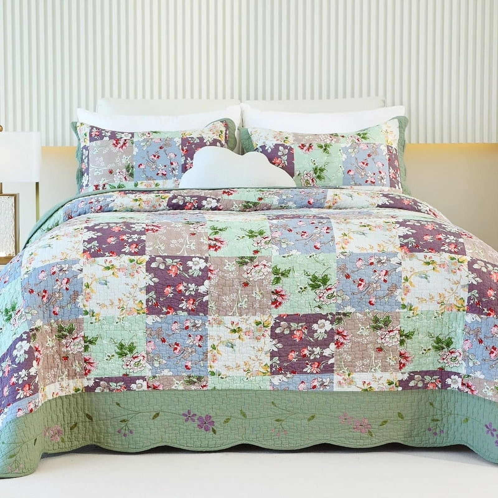 Evenhug Quilts 3-Piece Square Multi-Color Floral Patchwork Queen Quilt Set With 2 Shams