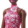 thumbnail image 3 of Barbie Poupée Patineuse d'Hiver (12 Pouces) avec Robe Rose, Veste, Bouquet de Roses et Trophée, Excellent Cadeau pour les 3 Ans et Plus, 3 of 6