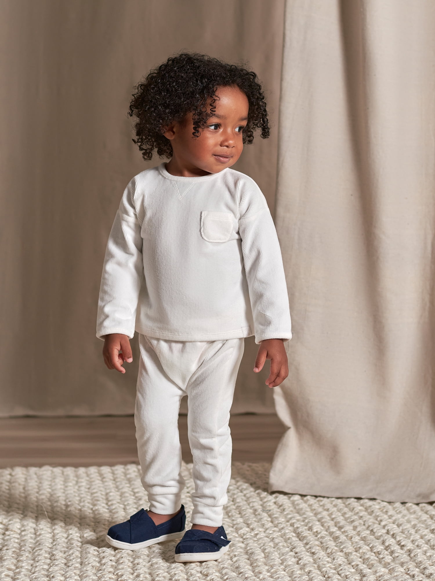 Modern Moments by Gerber Baby Boy or Girl Gender Neutral Long Sleeve Velour Top & Pant, 2-Piece Outfit Set, Sizes 0/3-24 Months