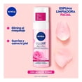 thumbnail image 3 of Espuma facial limpiadora NIVEA Agua de Rosas con tecnología micelar para todo tipo de piel 150 ml, 3 of 4