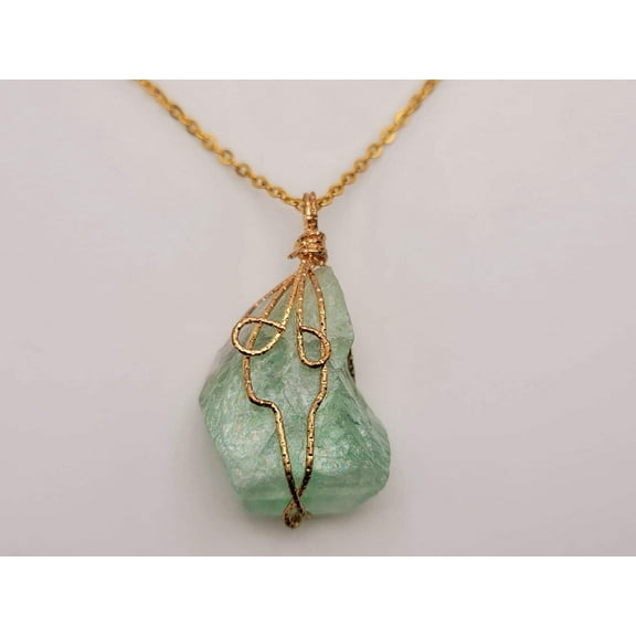 Natural Crystal Necklace Green Fluorite Stone Pendant Necklace Gold Tone
