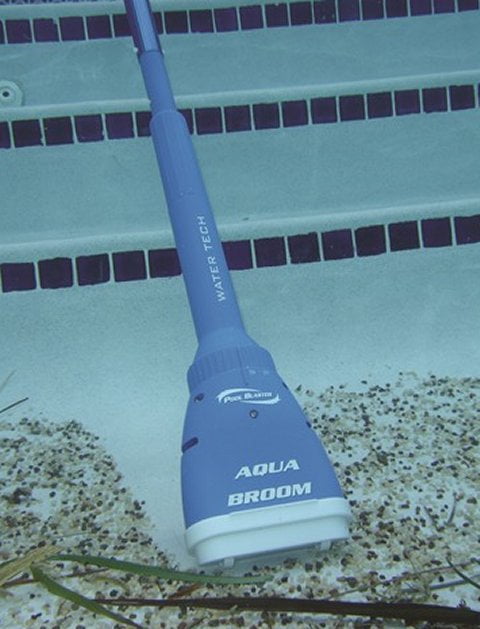 WaterTech Aqua Broom Spa Vacuum Handheld Battery Powered Spa Vac