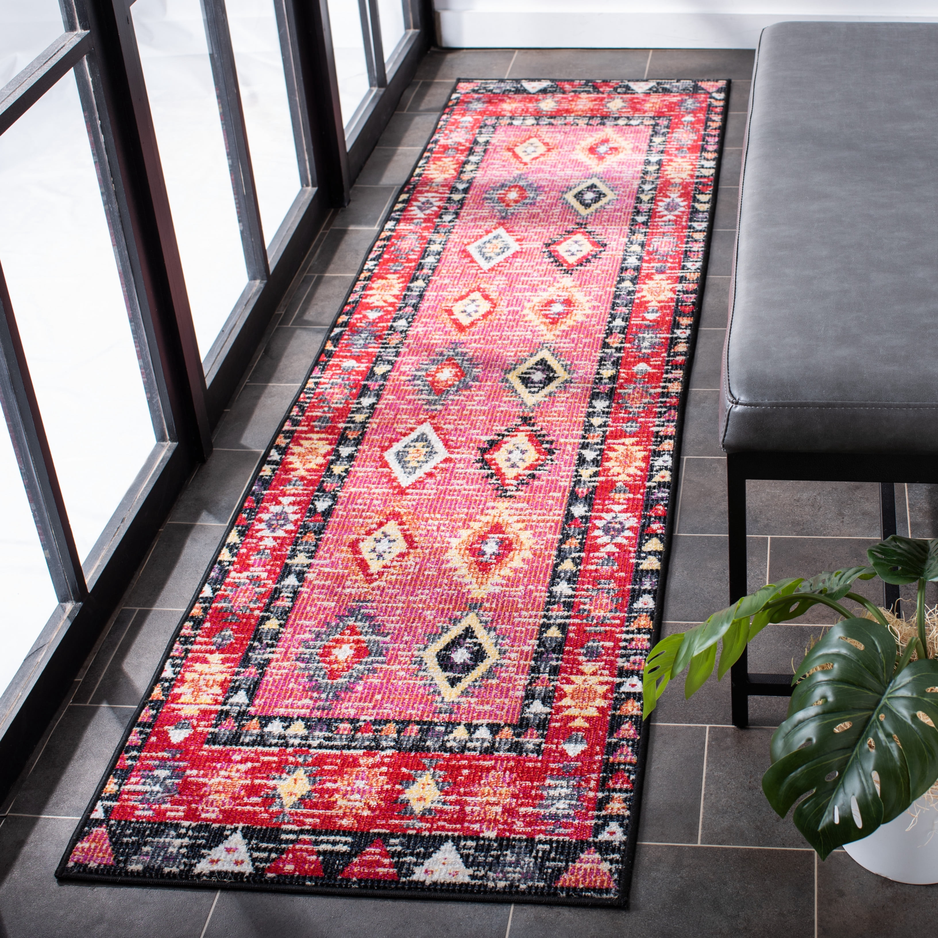 SAFAVIEH Montage Andreas Geometric Indoor/Outdoor Runner Rug, Pink/Black, 2'3" x 8'