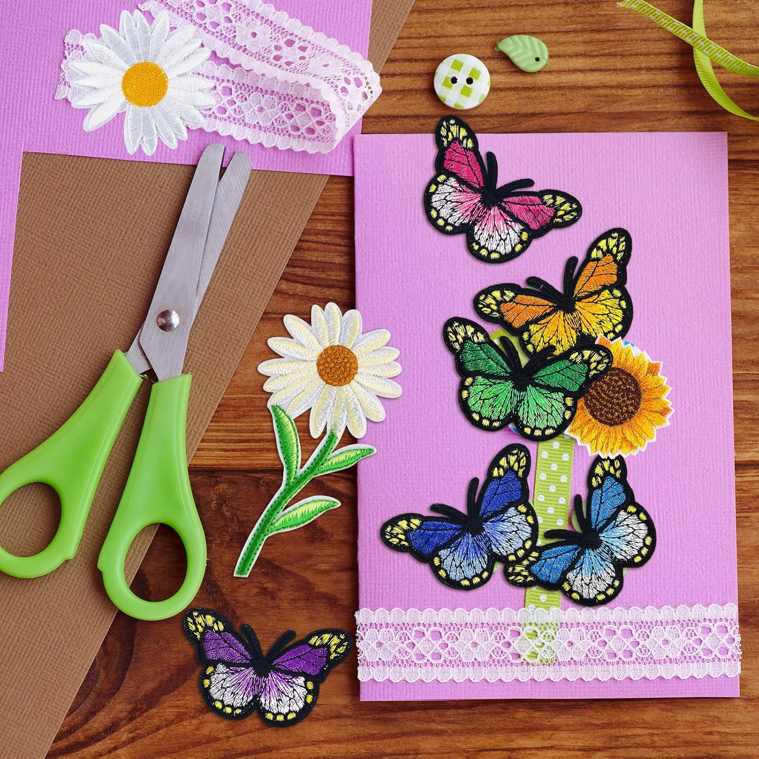 100 Pieces Flower Butterfly Iron/Sew on Patches Sunflower Cute Embroidered Applique Rose Patches for Clothing Large Colorful Decorative Daisy Repair Clothes Dress Hat Jeans DIY