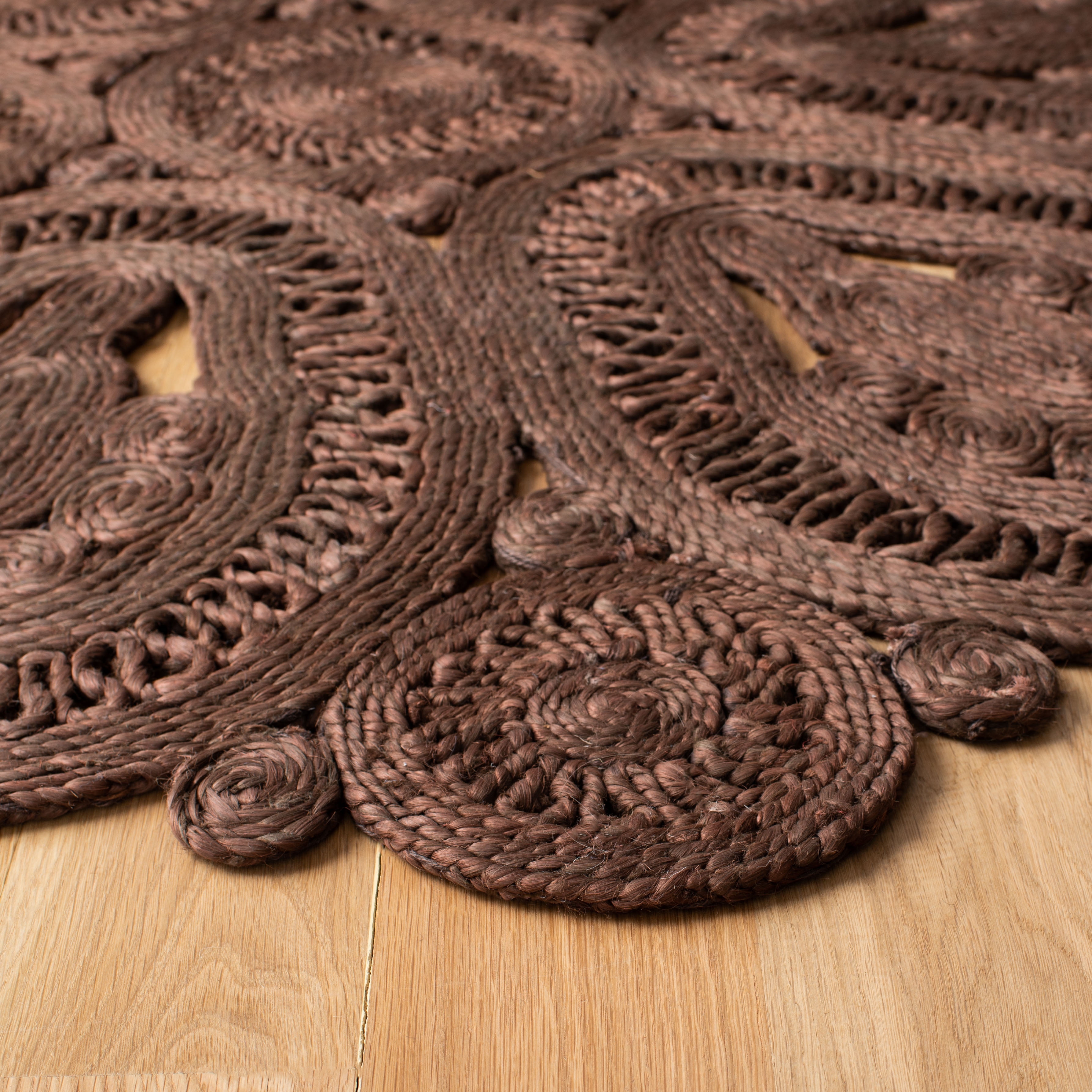 SAFAVIEH Natural Fiber Stamen Solid Area Rug, Brown, 6' x 6' Round