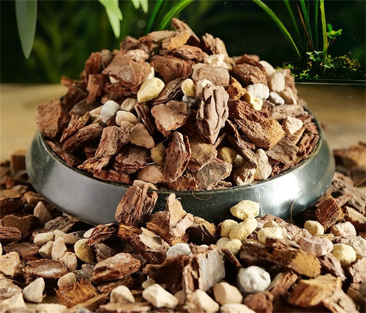 Orchid Potting Mix Orchid Bark,8QT Orchid Soil Potting Mix,Orchid Bark for Indoor Plants, Orchid Repotting Potting Soil with Perlite Moss Sphagnum Coco Peat for Phalaenopsis Succulent Plants