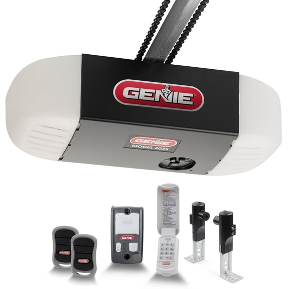 Genie 550, Garage Door with Heavy Duty Chain Drive Opener