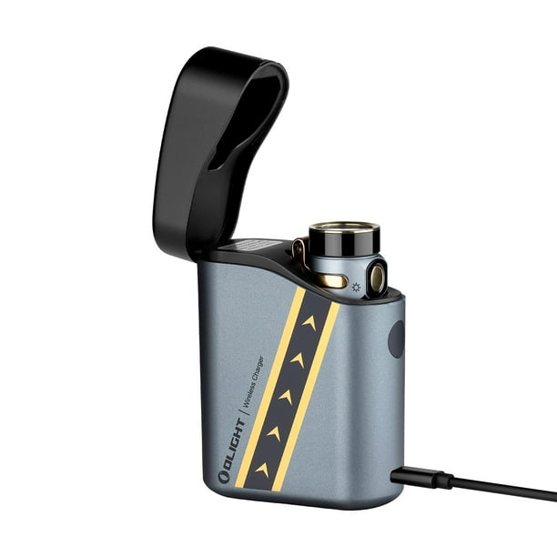 Linterna EDC OLIGHT Baton4 Premium Edition de 1300 lúmenes con funda de carga tipo C, funciona con batería recargable, pequeña luz LED IPX8 impermeable para acampar (piloto de caza)