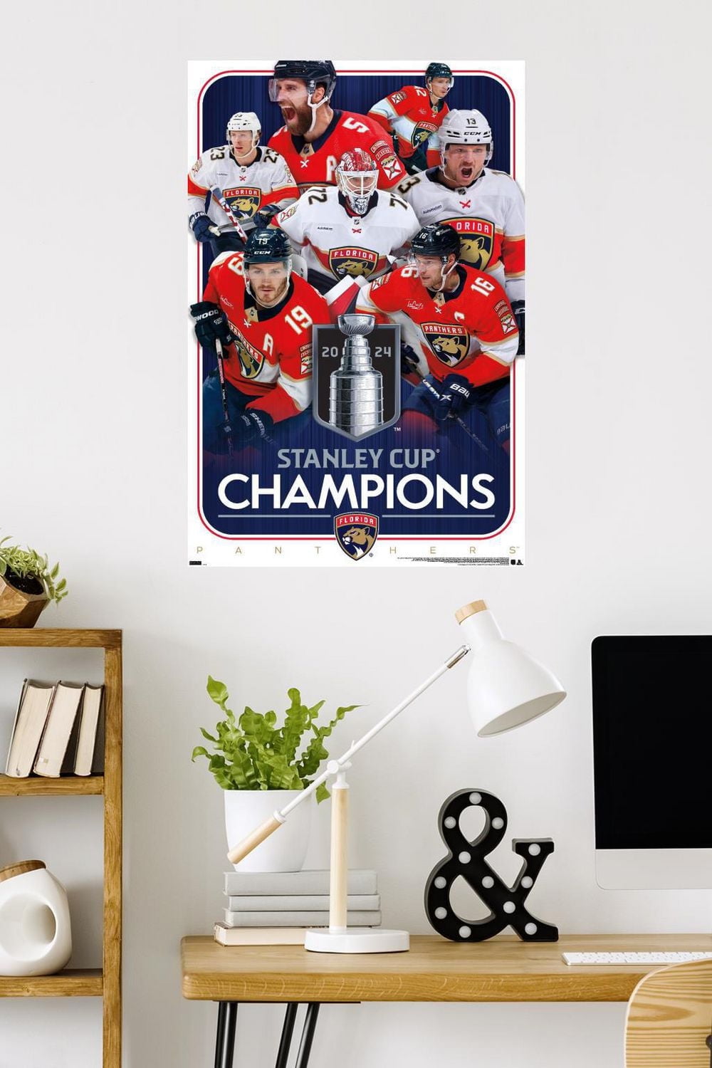 NFL New York Giants - Neon Helmet 23 Wall Poster, 22.375" x 34"