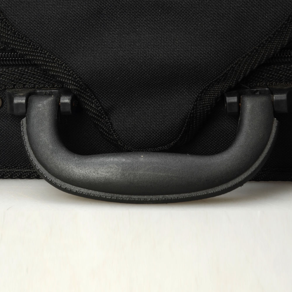 Triangle Violin Case, Scratch-Resistant, Lightweight & Durable, Protects Your Violin from Dirt & Damage, Stylish Design for Musicians