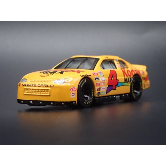 (Open Box) 1998 CHEVY CHEVROLET MONTE CARLO 4 STERLING MARLIN NASCAR 1:64 SCALE DIECAST MODEL CAR