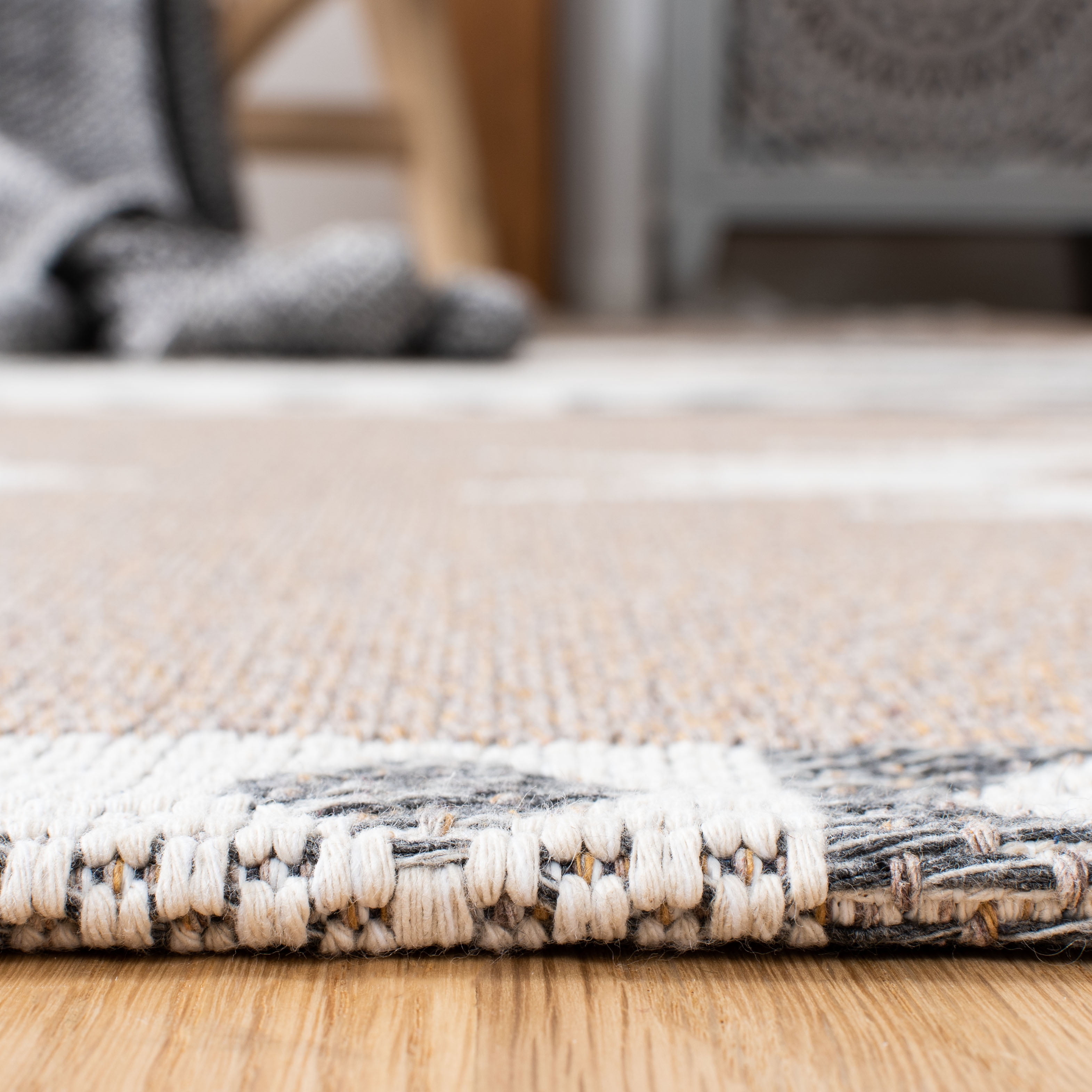 SAFAVIEH Augustine Bradford Geometric Area Rug, Taupe/Cream, 6'4" x 6'4" Square