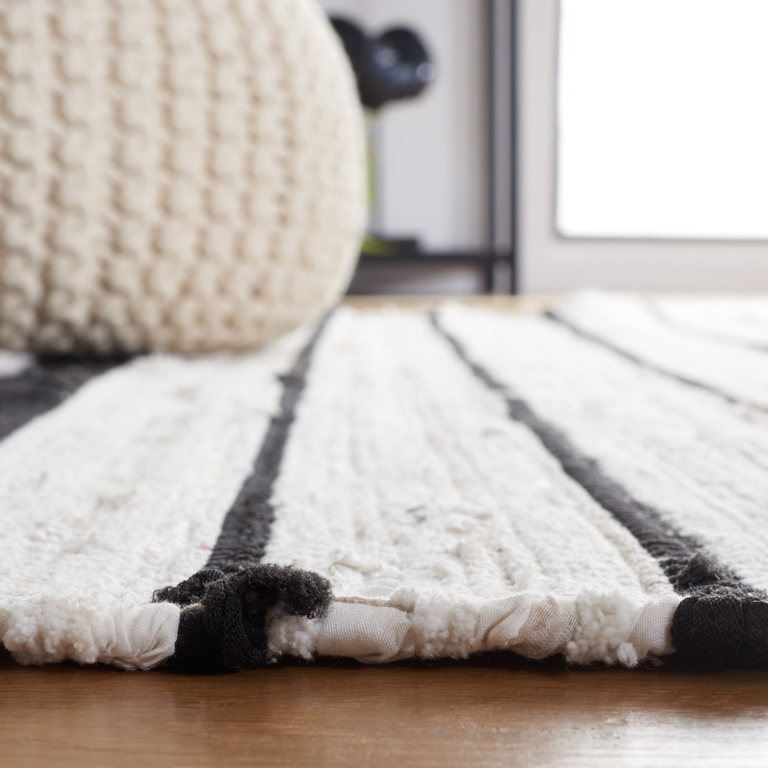 SAFAVIEH Striped Kilim Cedric Striped Cotton Runner Rug, Black/Ivory, 2'3" x 9'