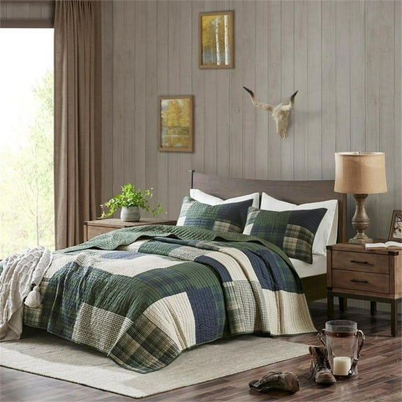 Pemberly Row Contemporary Oversized Cotton Quilt Set in Green