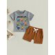 thumbnail image 4 of Conjunto de verano para niño pequeño: camiseta de manga corta con cuello redondo y estampado de letras de dinosaurios con pantalones cortos lisos., 4 of 9