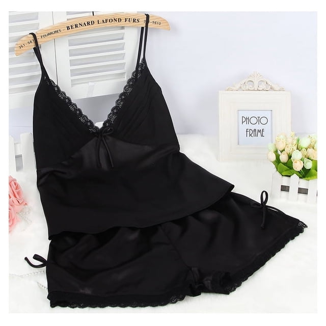 Pijama de tirantes de primavera y verano para mujer, traje de dos piezas de seda de hielo sexy, pantalones cortos de seda colgantes, ropa fina de gran tamaño para el hogar