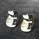 thumbnail image 4 of Broche de aceite goteante con diseño de abrazo de gato bicolor negro serie Tai Chi, 2 piezas, 4 of 5