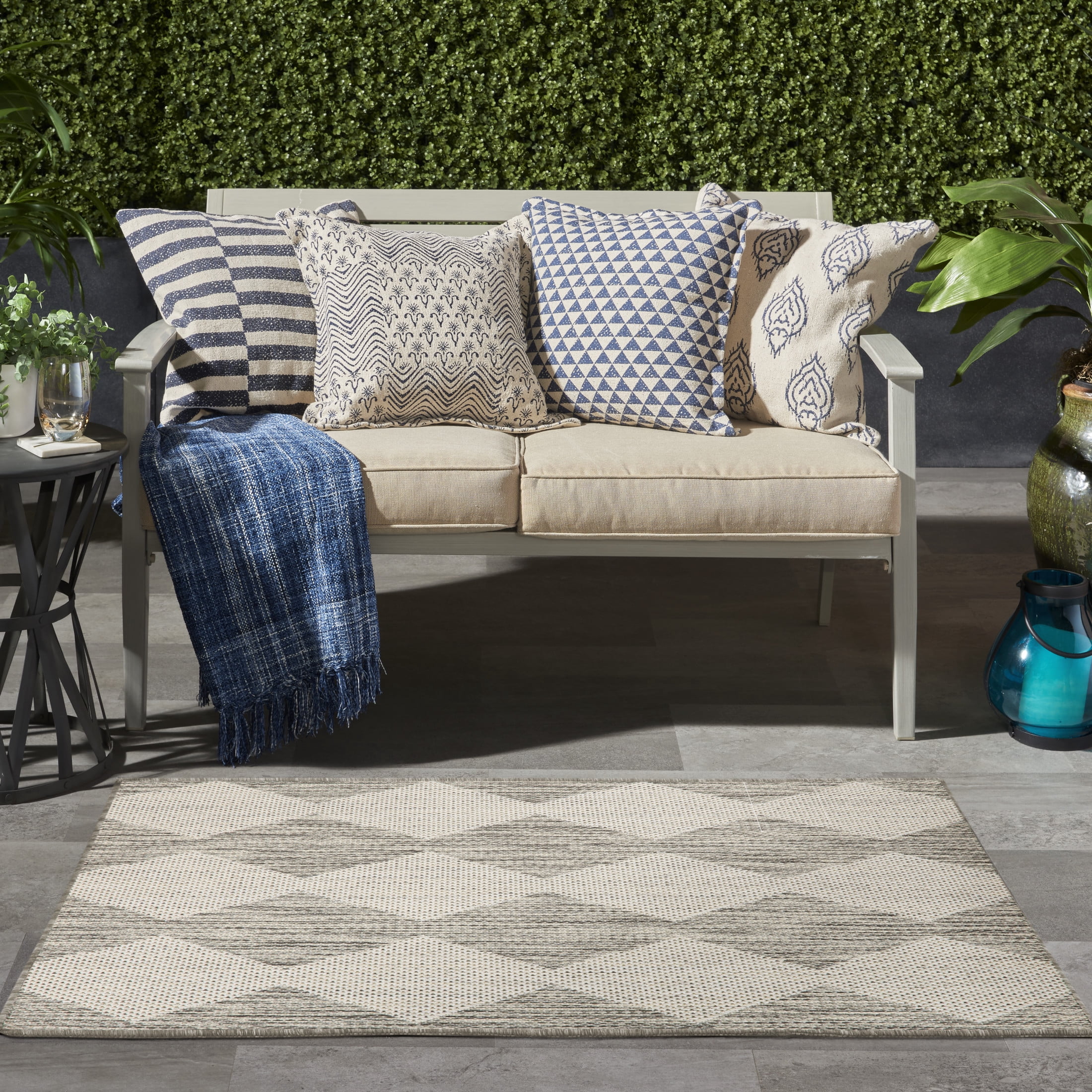 Nourison Positano 2' x 3' Light Grey Modern Rug
