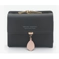 thumbnail image 1 of Cartera Corta De Cuero Pu Con Hoja / Hebilla Para Mujer Modelo Negro, 1 of 4
