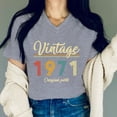 thumbnail image 4 of Camiseta con cuello en V para mujer, ropa Vintage 1971, gráfico clásico, Retro, regalo de cumpleaños, camisetas esenciales de manga corta para mujer 1971, 4 of 4