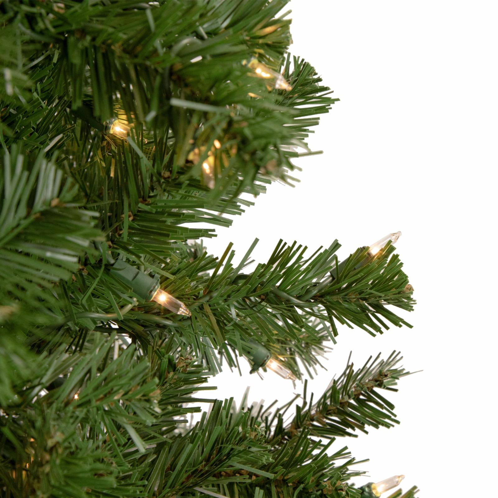 Northlight Clear Prelit Incandescent Green Hinged Spruce Christmas Tree, 7.5'