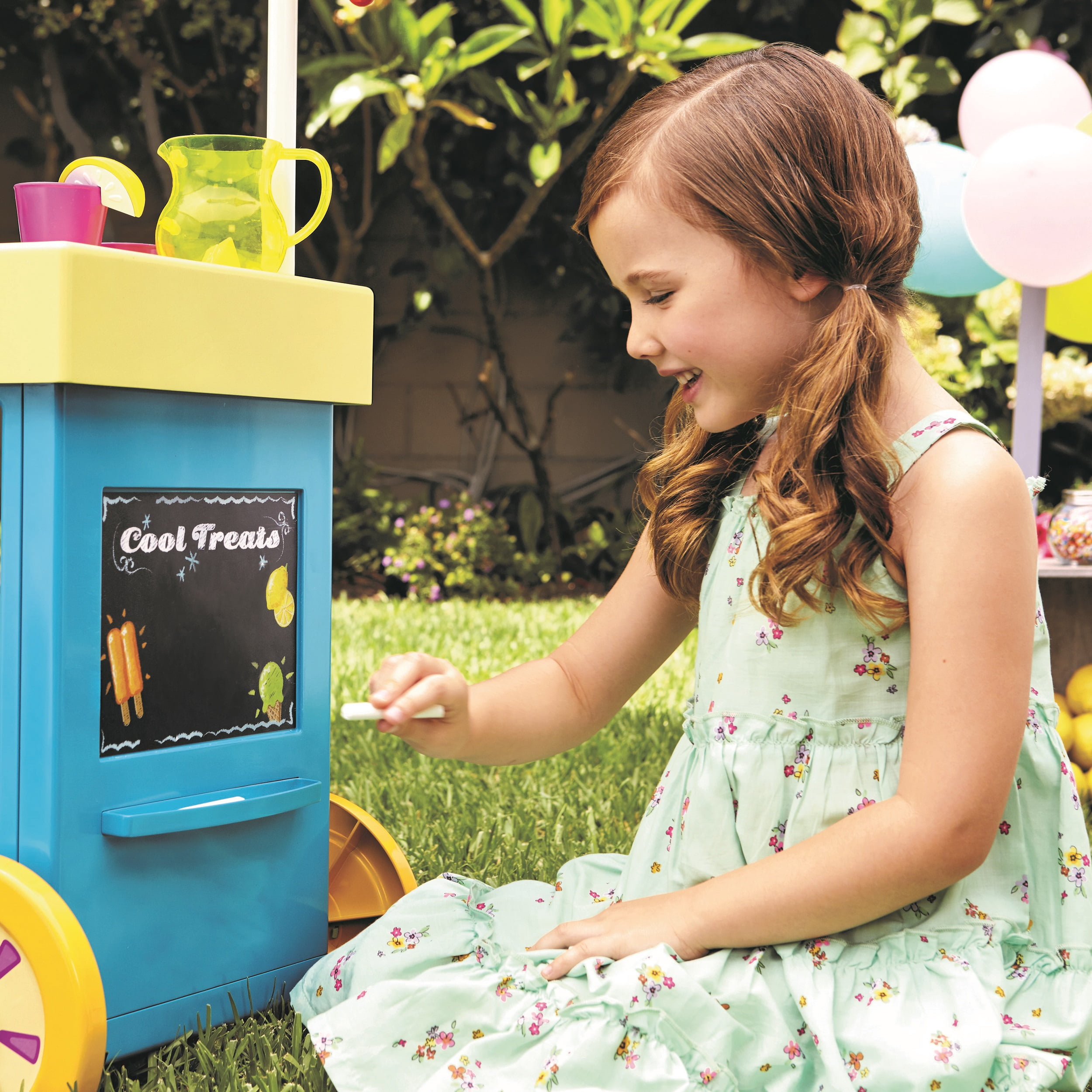 Little Tikes 2-in-1 Lemonade & Ice Cream Toy Cart with 25 Pieces and Chalkboard, Pretend Play Kitchen Toys Playset, Multi-Color for Kids Girls Boys Ages 2+