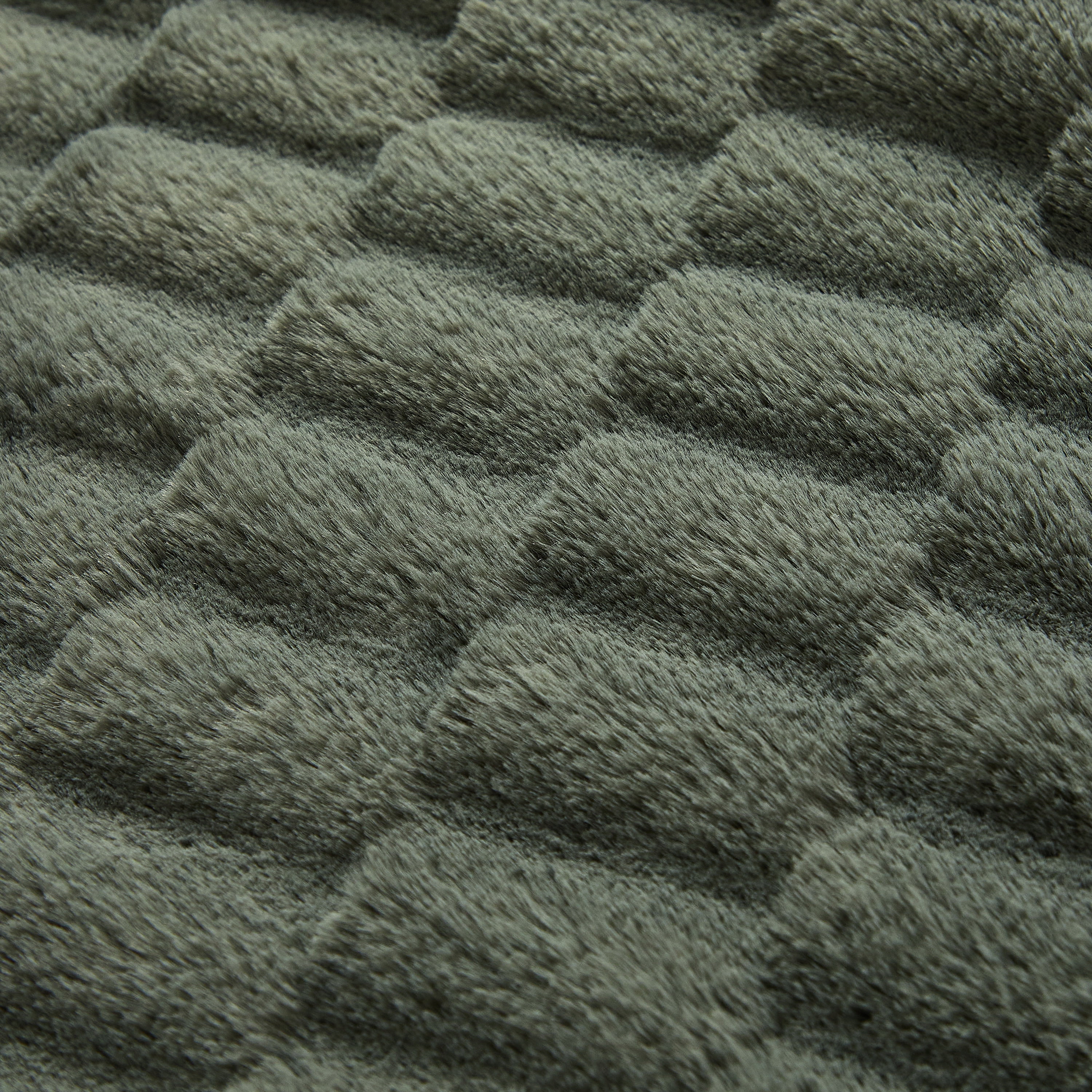 Dearfoams Textured Faux Fur Reversible Mink Bed Blanket, Green, Full/Queen, 90 x 90 in