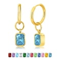 thumbnail image 1 of Aros de 2 Quilates JeenMata con Bisel de Topacio Azul y Corte Esmeralda Chapados en Oro Amarillo, 1 of 6